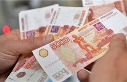 Nga rót thêm 420 triệu USD cứu đồng ruble
